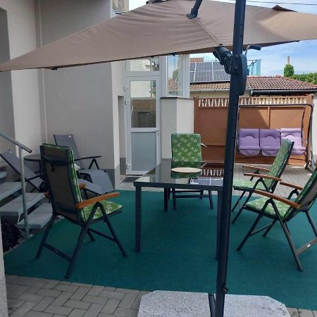 V Centru Apartment Lanzhot ภายนอก รูปภาพ
