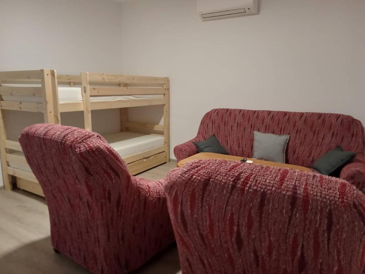 V Centru Apartment Lanzhot ภายนอก รูปภาพ